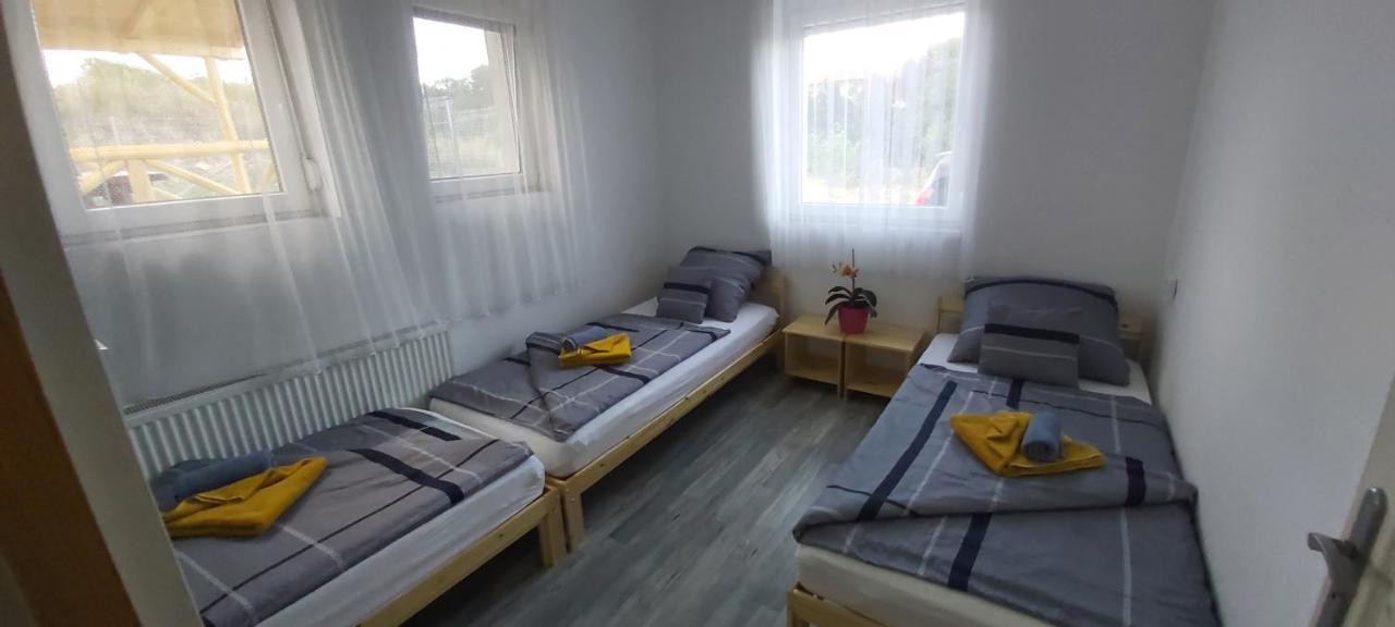 Lali Apartman Balatonudvari Bagian luar foto