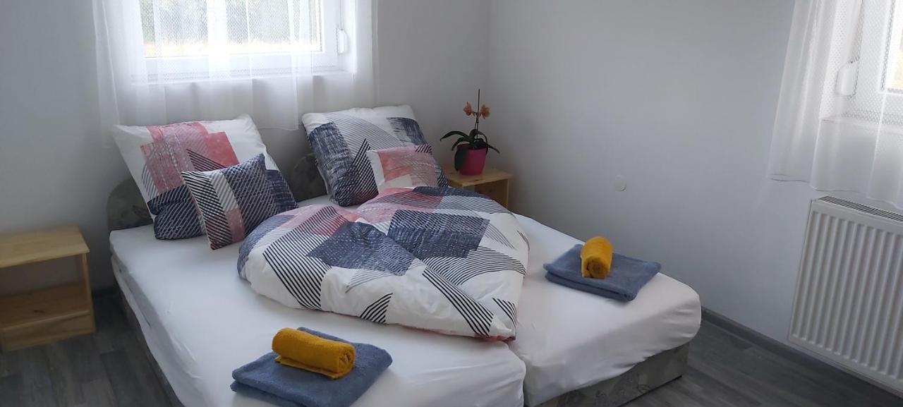 Lali Apartman Balatonudvari Bagian luar foto